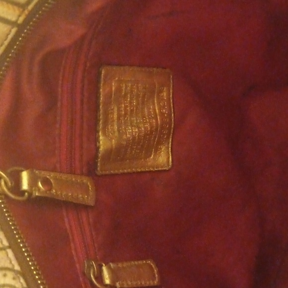 Coach Handbag - Picture 3 of 9